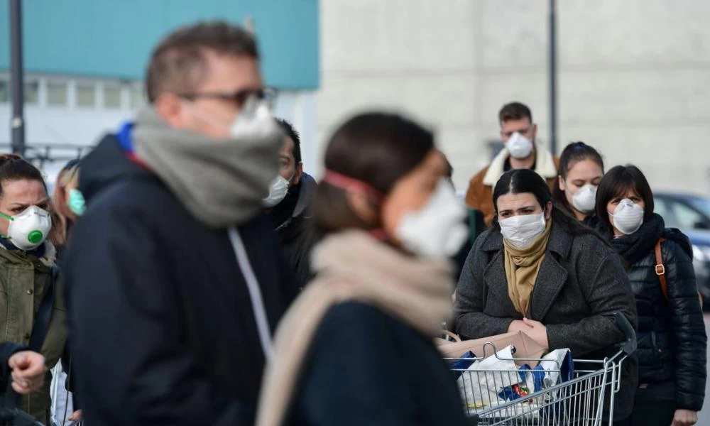 Ιταλία: Ξανανοίγουν καταστήματα αλλά οι πελάτες θα πρέπει να κρατούν απόσταση